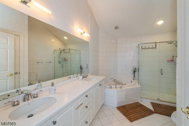 Photo - 115 Kensington Ln