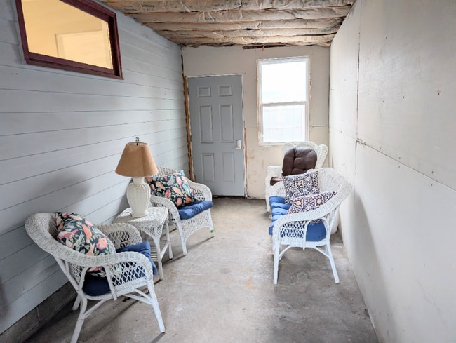 Photo - 1993 Meadow Dr