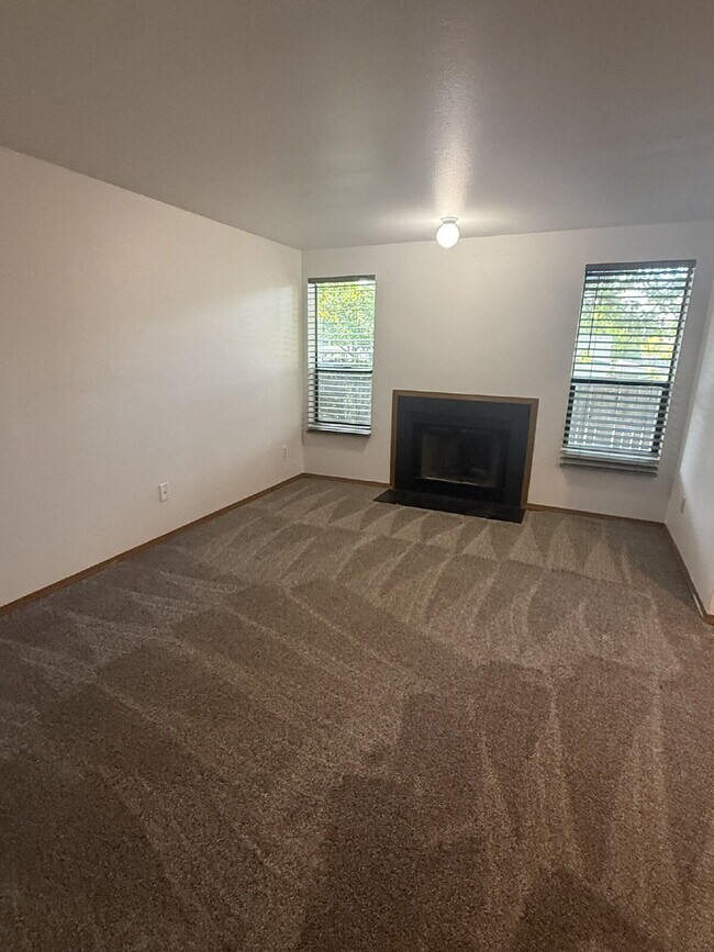 Photo - 2 Bedroom, 3 Bathroom Townhome Available for Immediate Move In Unit 10