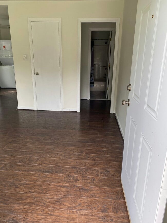 Photo - 1601 Monteiro St