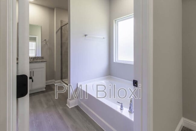 Photo - 84 Saltmeadow Cir