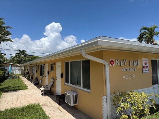 Building Photo - 4229 Bougainvilla Dr Unit 2