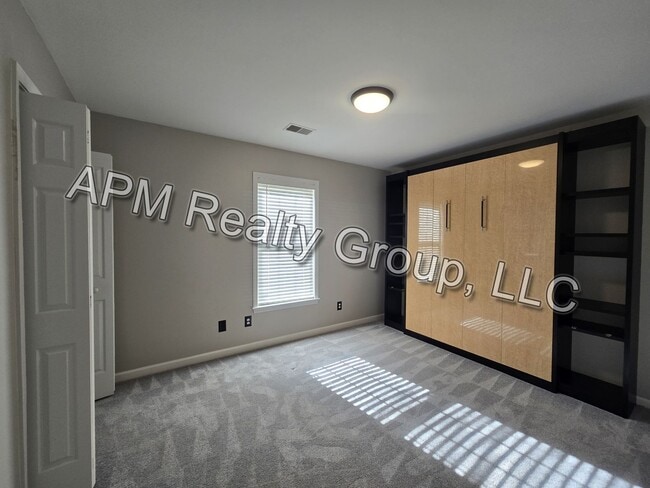 Photo - Private Country Feel Close to Downtown