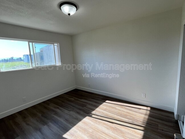 Photo - 11464 W Larch Rd