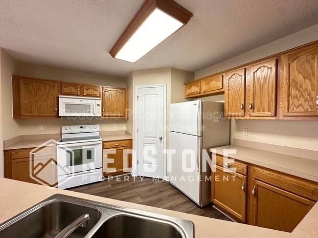 Photo - 610 Thistle Dr