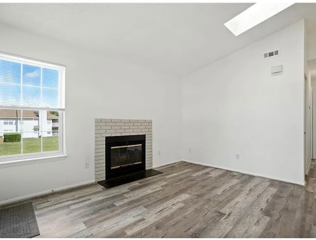 Photo - 607 Pylon Ct