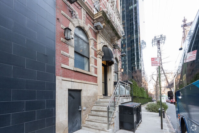 Photo - 417 E 60th St