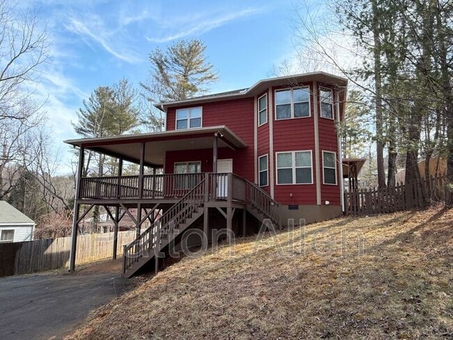 Building Photo - 22 Bassett Rd