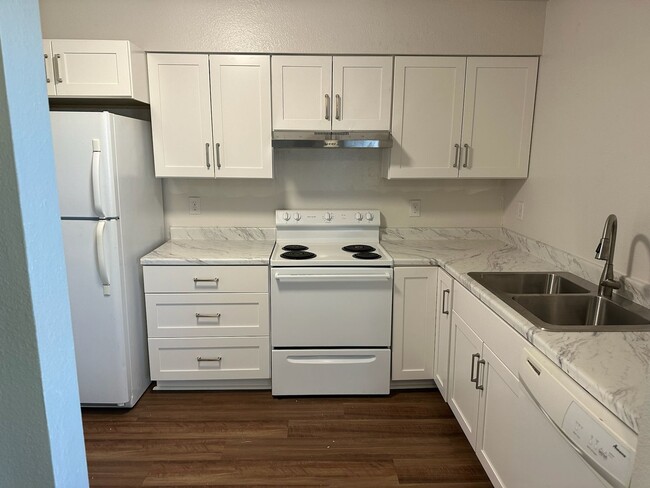 Photo - 305 Geraldine Rd SE Unit C
