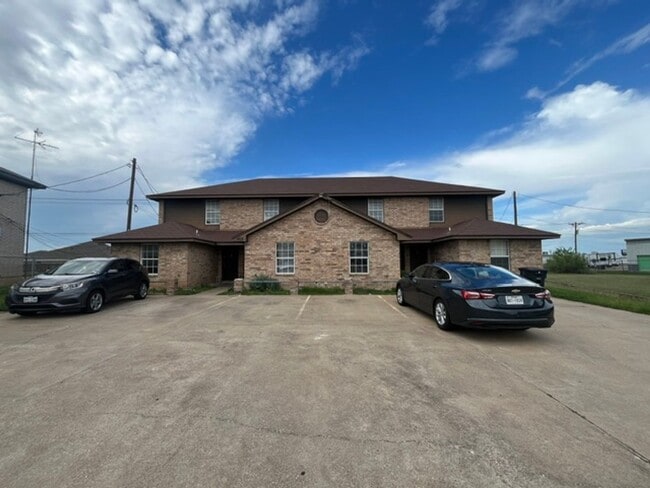 Building Photo - 1103 Horizon Dr Unit C