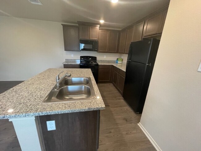 Photo - 1701 Montell St Unidad A