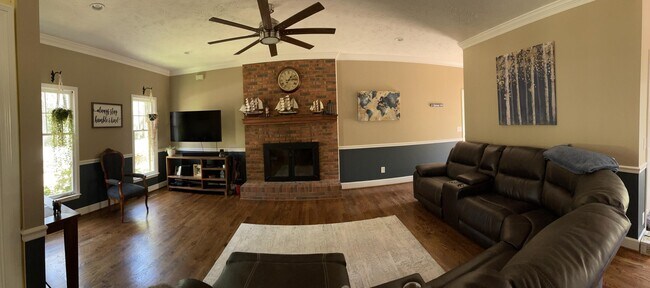 Photo - 1395 Woodbine Rd