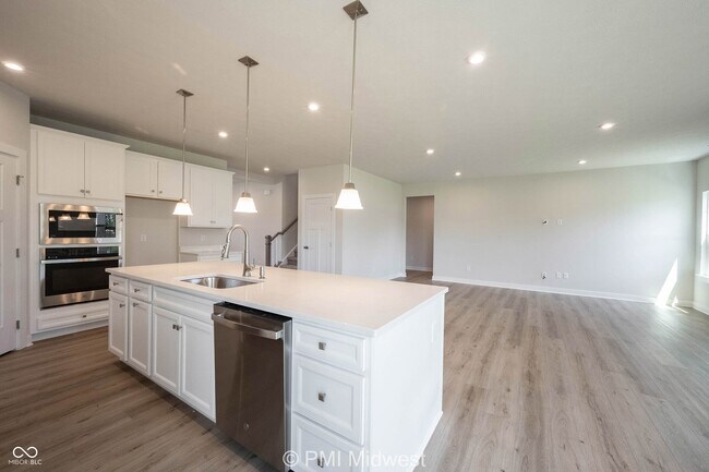 Photo - 581 Roosevelt St