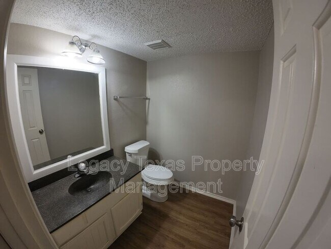 Photo - 1607 Sun Valley Dr Unit Apt B