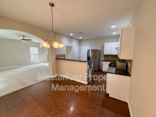 Photo - 450 Jerome Rd