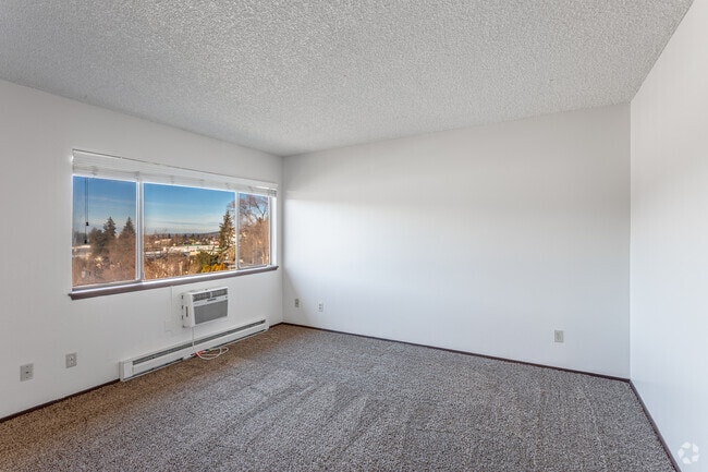 1BR, 1BA - 616SF