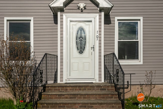 Photo - 101 Laurel St