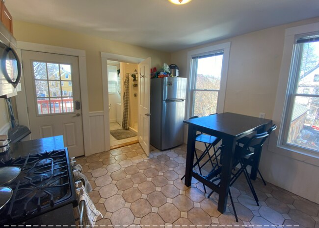 Photo - 176 Elm St Unit 2