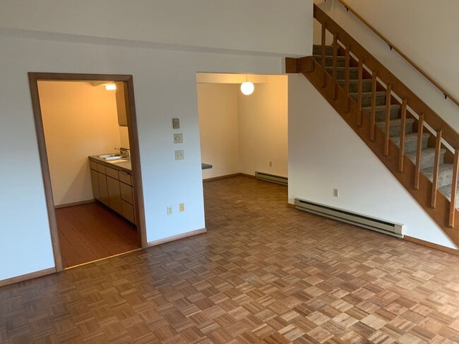 492 East St