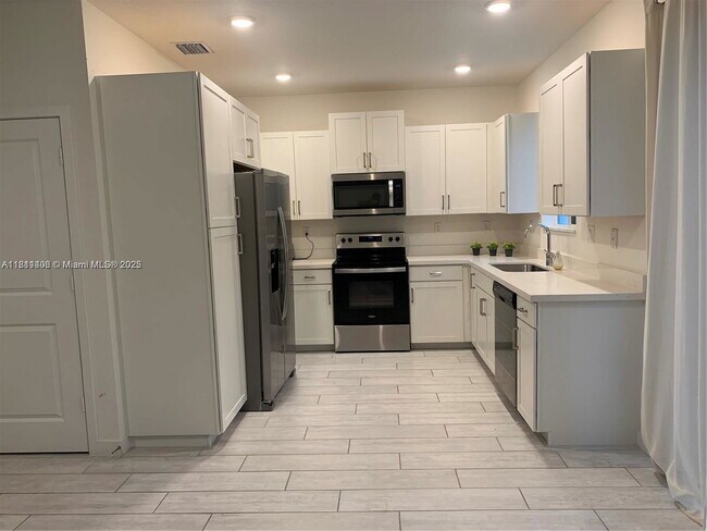 Building Photo - 1041 SE 23rd Terrace Rental