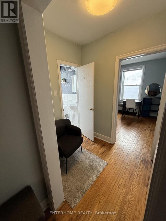 Photo - 51 Queen St E Unité 6