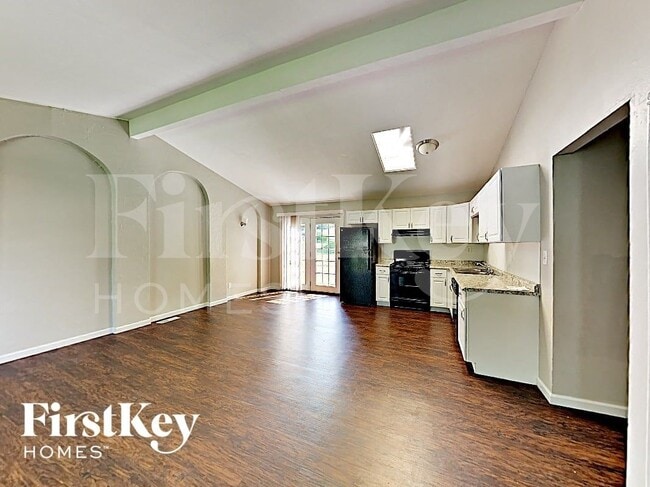 Photo - 8 Deerpath Dr