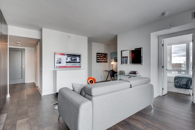 Building Photo - 155 Yorkville Ave Unit SI ID1045463P