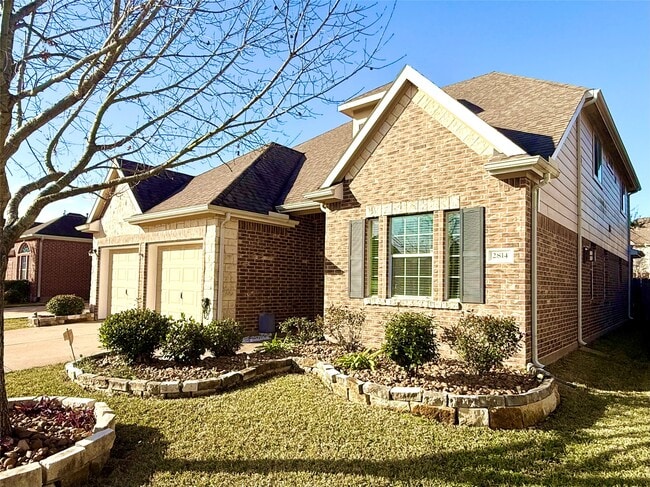 Photo - 2814 Ridgeglen Ln