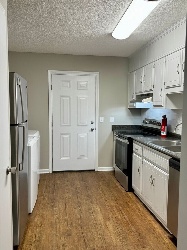 Photo - 001 University Ct Apartamento Unidad Southern Cove MF-1