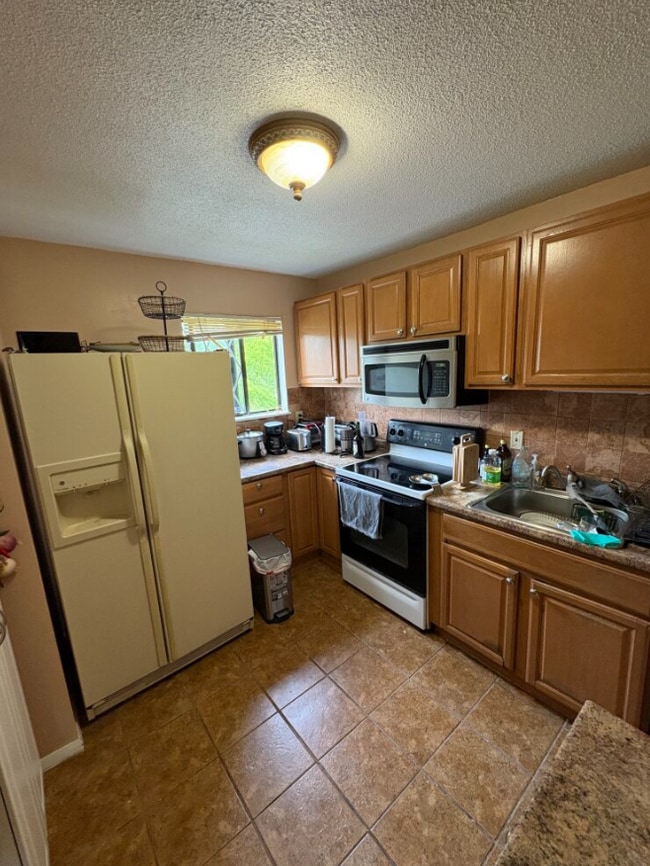 Photo - 170 E Hadley Rd