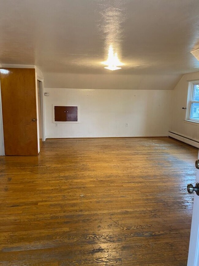 Utilities included 1 bedroomLeola Rental House Rental in Leacock