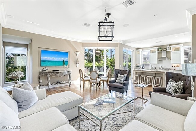 Photo - 993 8th St S