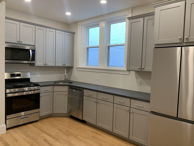 Photo - 1109 Boylston St Unidad b Rental