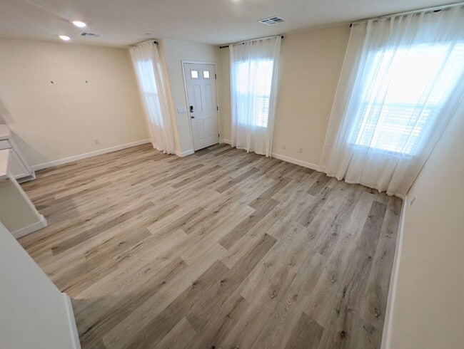 Photo - 6957 Stafford Hl St