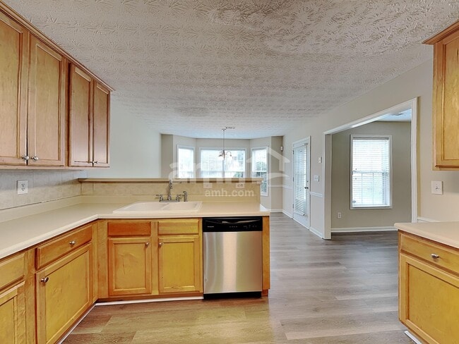 Photo - 1302 River Club Dr NE