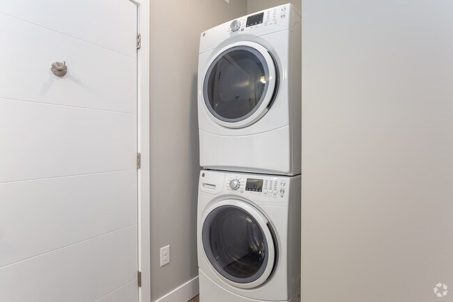 1 BR, 1 BA - 712 SF