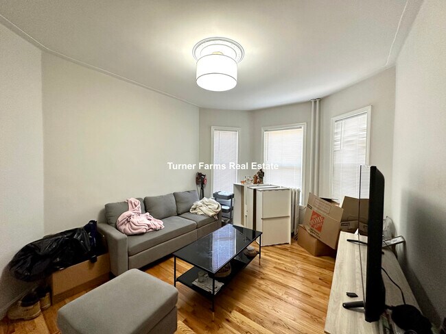 Photo - 153 E Cottage St Apartments Unit 1