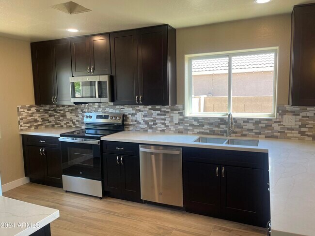 Photo - 15433 W Mercer Ln