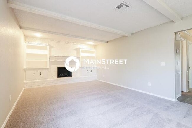 5 Bedroom Pet-Friendly Home in Oklahoma City, OK with Main Street Renewal