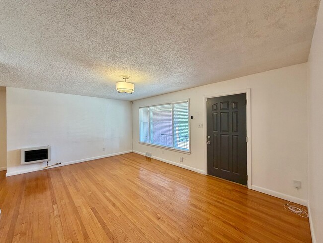 1628 NW 25th St