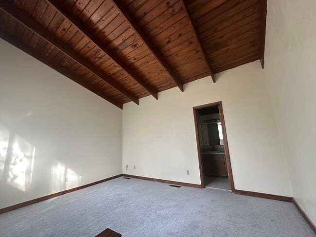 Photo - 2 story townhome off E Park! Unit 28