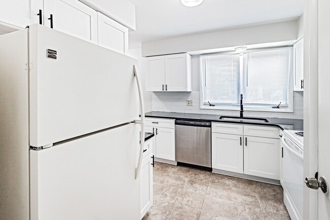 Photo - 33 Foxtail Ct