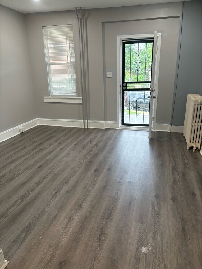 Photo - 54 N Morley St