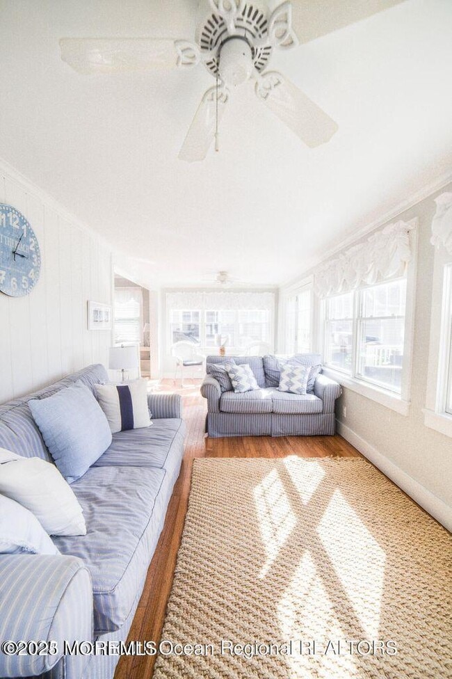 Photo - 413 Main Ave