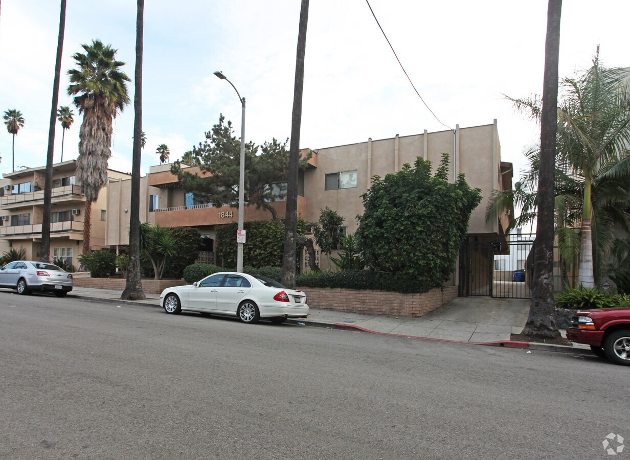 Photo - 1844 Taft Ave Apartments