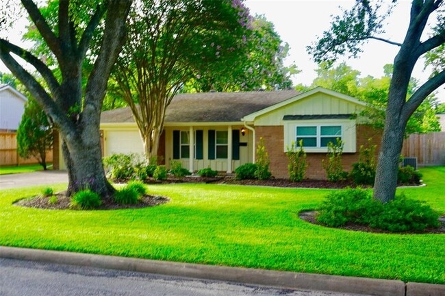 Photo - 9538 Meadowglen Ln Casa