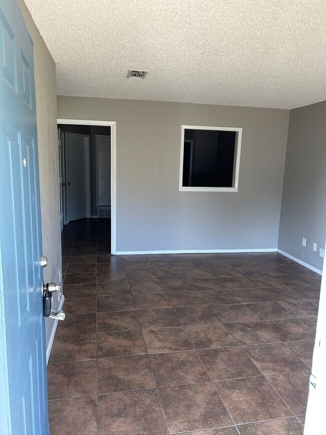 Building Photo - 1701-1703 Georgia St. Unit 1703