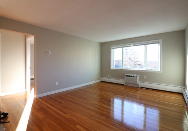 Photo - 50 Evergreen St