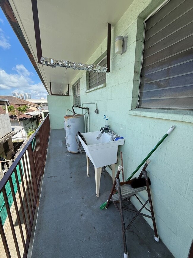 Photo - Refreshed - 2 bedroom, 1 bath unit in grea...