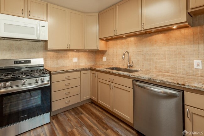 Photo - 316 Bridgeview Dr